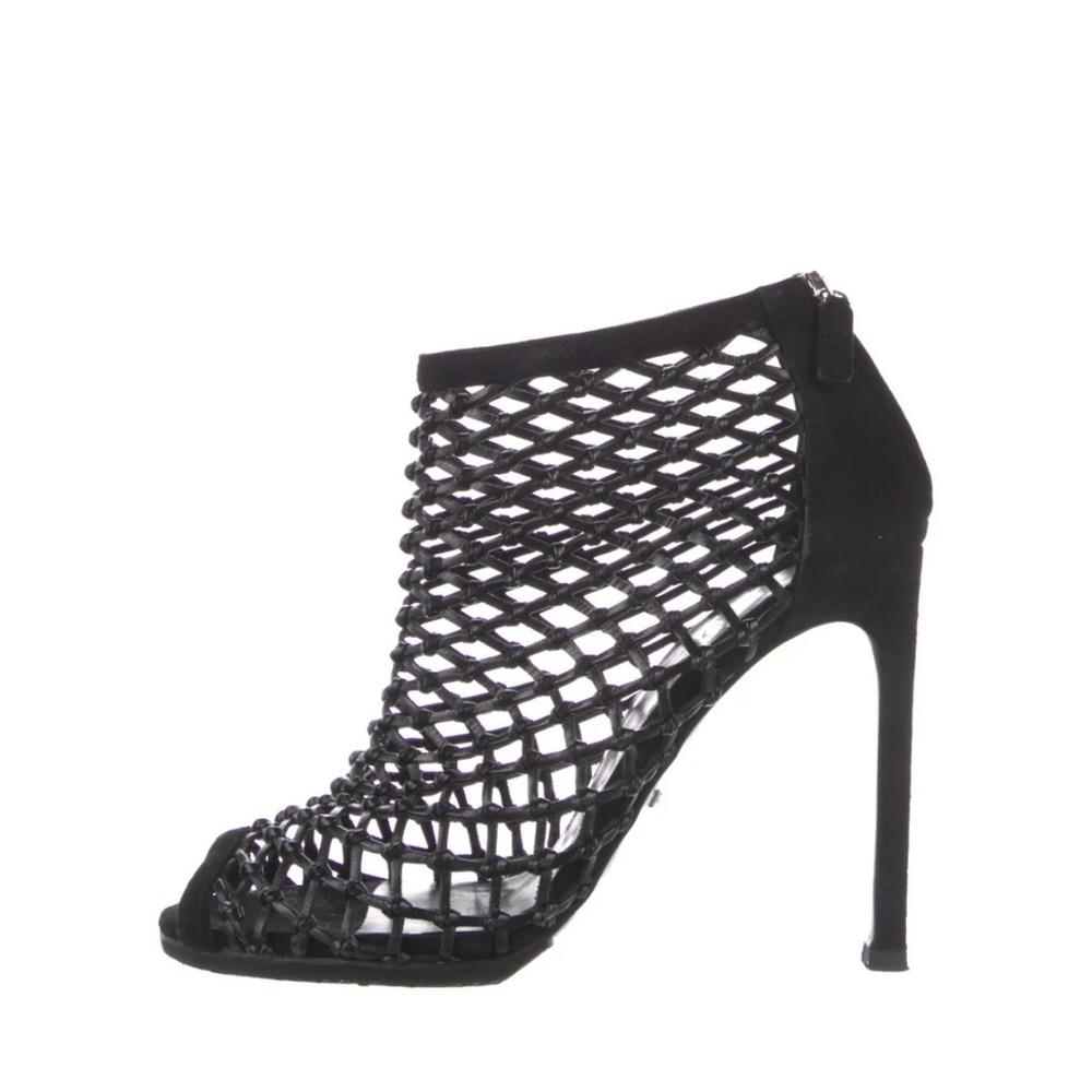 Gucci Eline caged sandals !